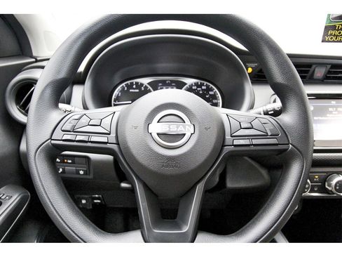 New 2025 Nissan Kicks Play S image 11