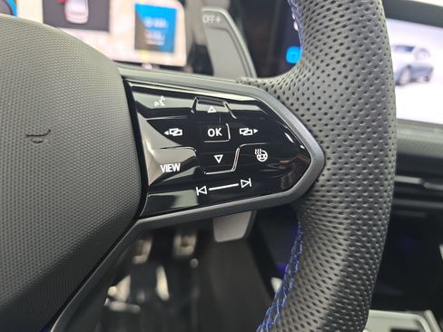Certified 2024 Volkswagen Golf R AWD/4WD image 17