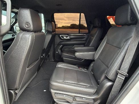 Used 2021 Chevrolet Tahoe Z71 w/ Z71 Off-Road Package AWD/4WD image 23