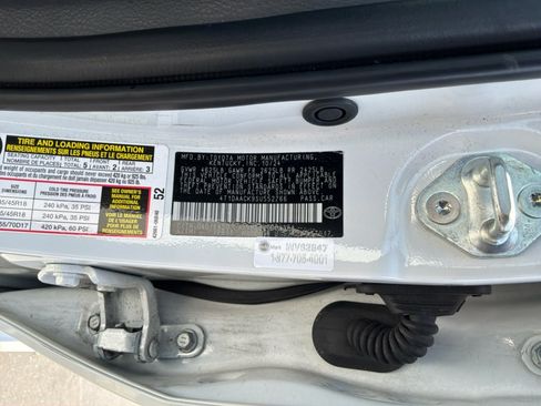 Used 2025 Toyota Camry SE FWD image 20