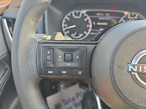 Used 2022 Nissan Rogue SV AWD/4WD image 28