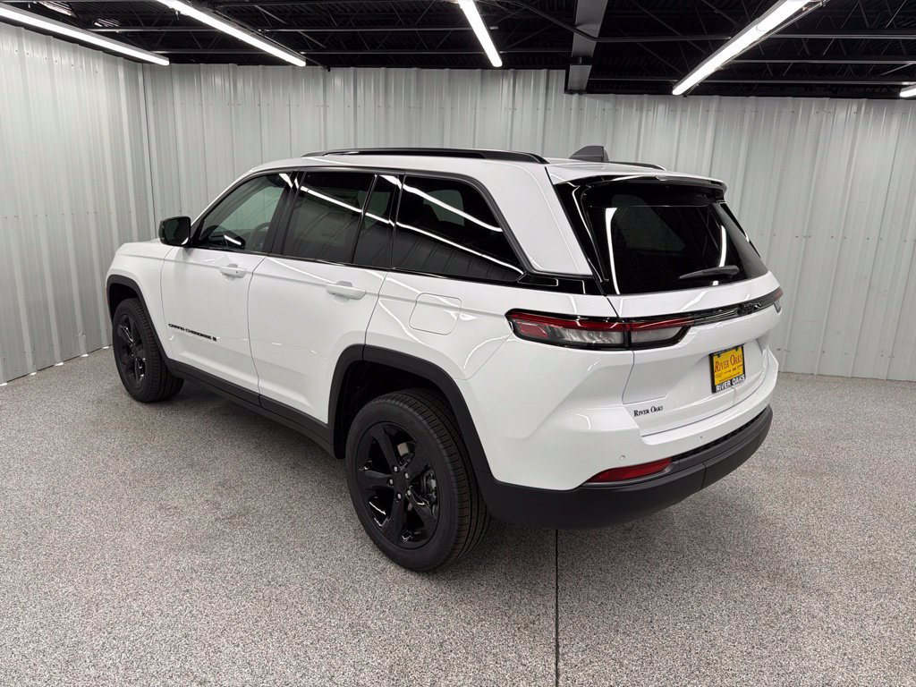 New 2026 Jeep Grand Cherokee Limited w/ Limited Altitude Package RWD image 4
