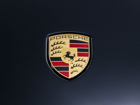Used 2022 Porsche Taycan RWD image 33