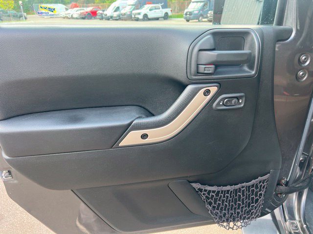 Used 2016 Jeep Wrangler Unlimited Sahara AWD/4WD image 16