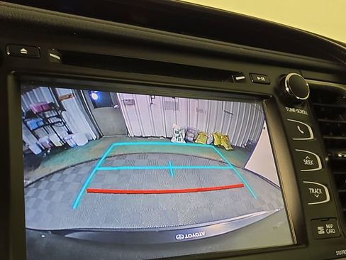 Used 2019 Toyota Highlander SE image 19