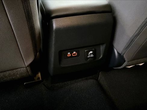 Used 2024 Nissan Frontier SV w/ Hardbody Edition image 15