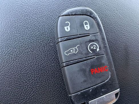 Used 2022 Jeep Grand Cherokee Laredo X AWD/4WD image 37