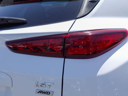 Used 2021 Hyundai Kona Limited AWD/4WD image 5