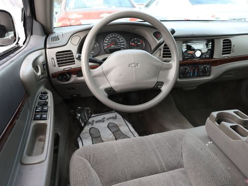 Used 2005 Chevrolet Impala w/ Preferred Equipment Group image 10