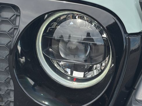 Used 2023 Jeep Wrangler Unlimited w/ Cold Weather Group image 12