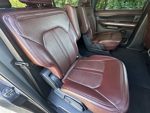 Used 2024 Ford Expedition Max Limited AWD/4WD image 8
