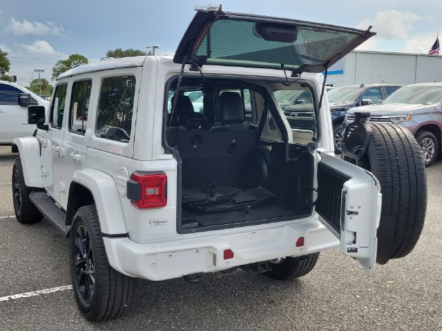 Used 2022 Jeep Wrangler Unlimited Sahara AWD/4WD image 20