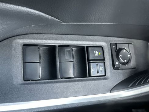 Used 2023 Toyota RAV4 LE AWD/4WD image 17