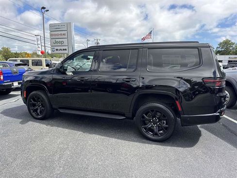 Used 2024 Jeep Wagoneer Series II w/ Convenience Group I image 6