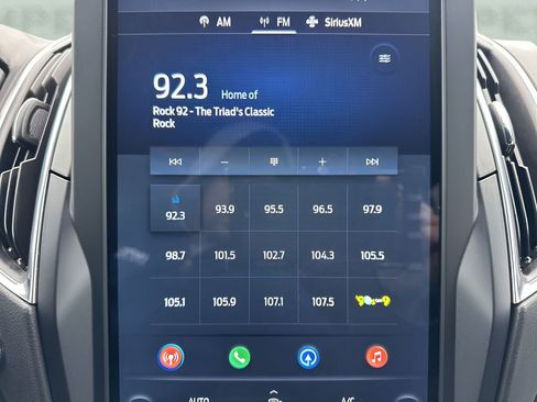 Used 2024 Ford Edge ST image 18