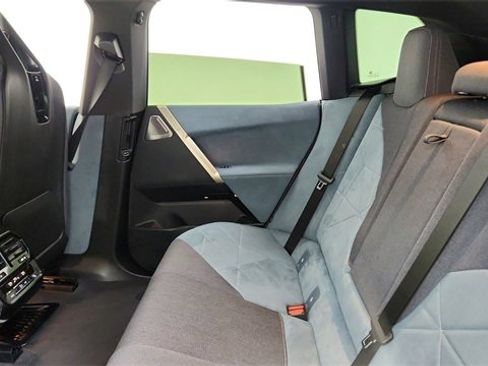 Used 2025 BMW iX xDrive50 image 29