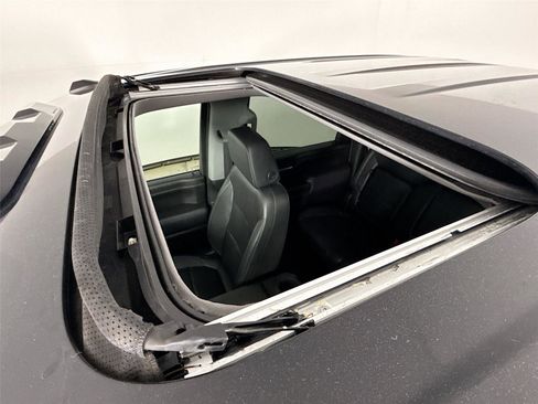 Used 2022 Chevrolet Silverado 2500 LTZ w/ LTZ Convenience Package image 22