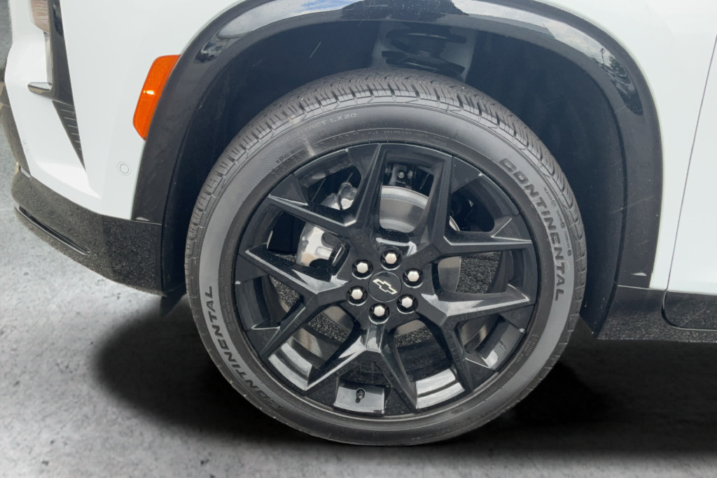 New 2026 Chevrolet Traverse RS w/ LPO, Floor Liner Package FWD image 22