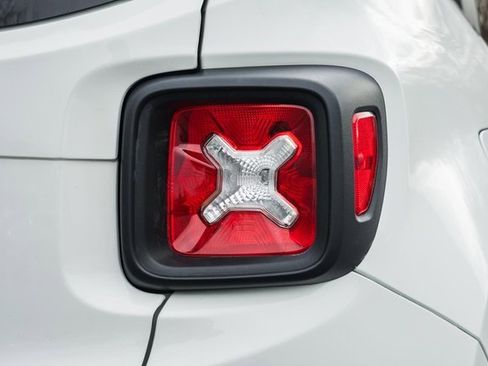 Used 2019 Jeep Renegade Latitude w/ Cold Weather Group image 7