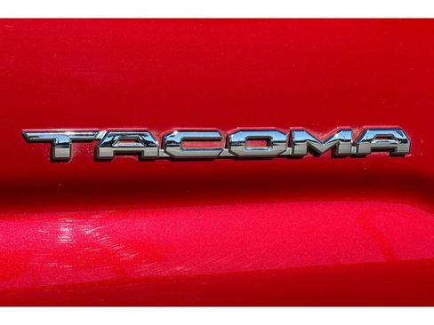 Used 2020 Toyota Tacoma 2WD Double Cab image 31