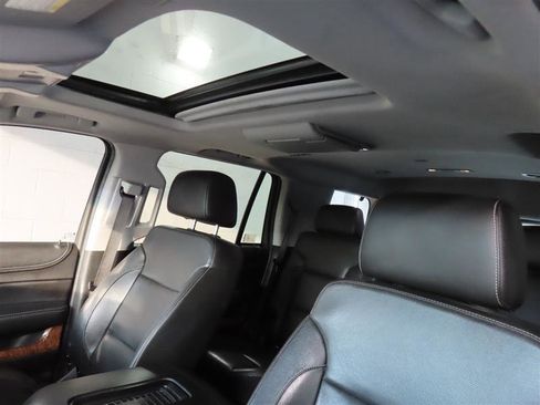Used 2018 Chevrolet Tahoe Premier AWD/4WD image 19