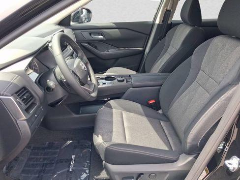 New 2026 Nissan Rogue SV AWD/4WD image 9