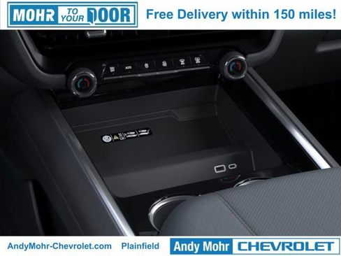 New 2026 Chevrolet Suburban RST image 23