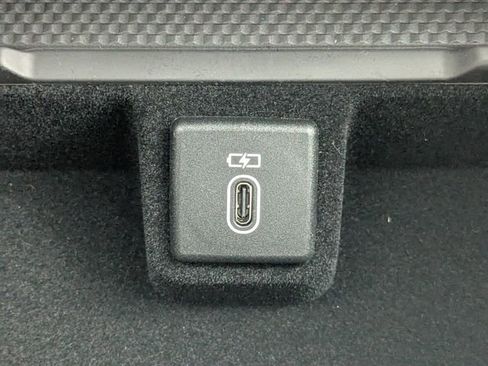 New 2026 Land Rover Range Rover SE image 23