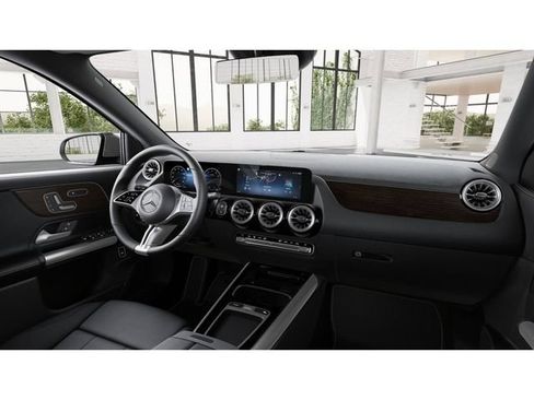New 2026 Mercedes-Benz GLA 250 4MATIC image 6