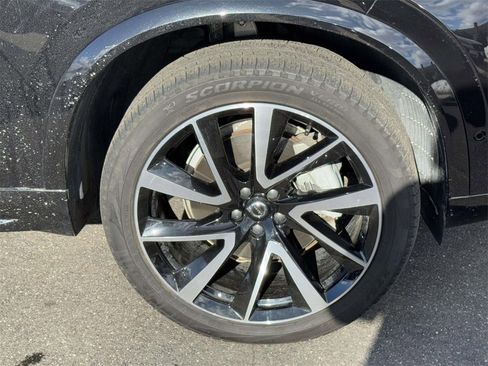 Certified 2024 Volvo XC90 B6 Ultimate w/ Protection Package Premier image 6