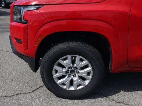 Used 2023 Nissan Frontier SV image 11