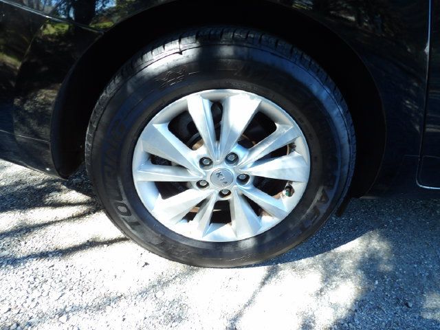 Used 2016 Kia Sedona LX w/ Option Group 020 FWD image 9