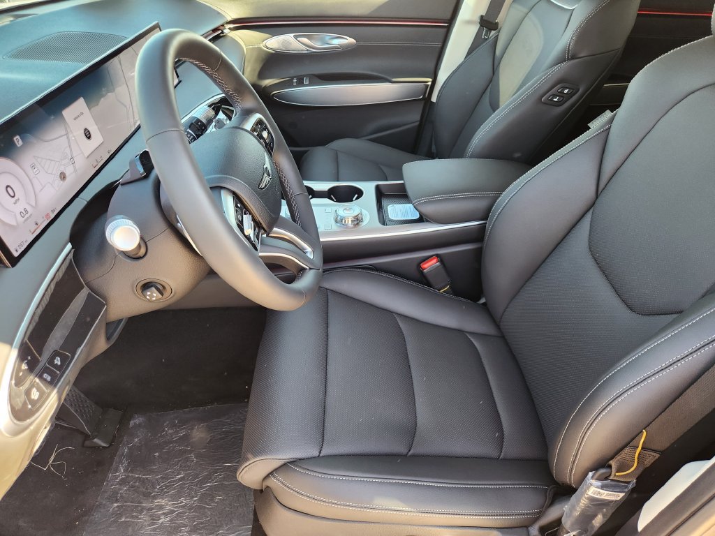 New 2027 Genesis GV70 2.5T Select AWD/4WD image 13