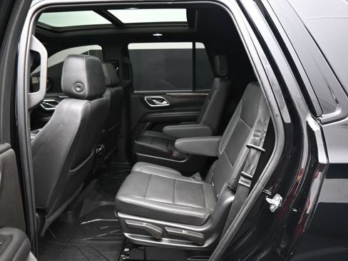 Used 2022 Chevrolet Tahoe Z71 w/ Luxury Package AWD/4WD image 27