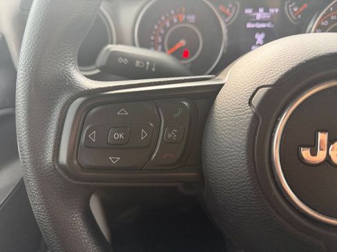 Used 2021 Jeep Wrangler Sport AWD/4WD image 12