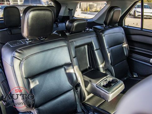 Used 2023 Ford Explorer XLT w/ Equipment Group 202A image 21
