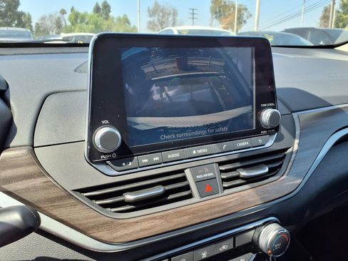 Used 2025 Nissan Altima 2.5 SV FWD image 22