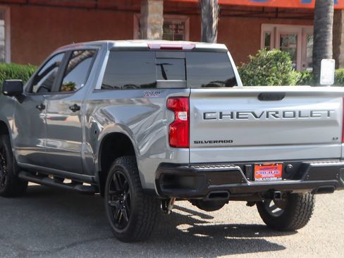 Used 2024 Chevrolet Silverado 1500 LT Trail Boss w/ LT Trail Boss Premium Package AWD/4WD image 6