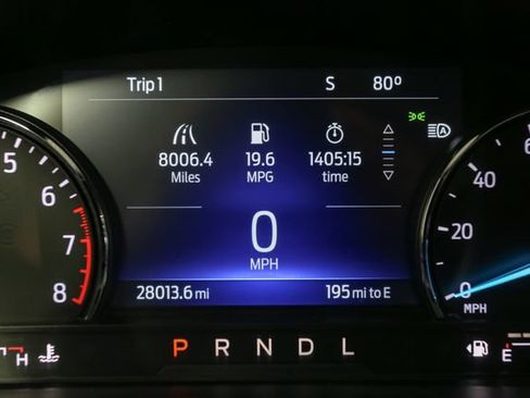 Used 2023 Ford Explorer XLT AWD/4WD image 33