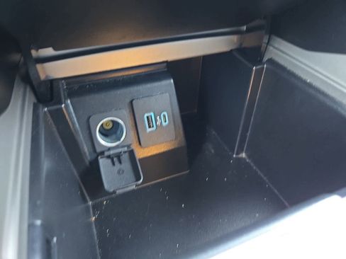 Used 2023 Ford Explorer XLT w/ Equipment Group 202A image 27