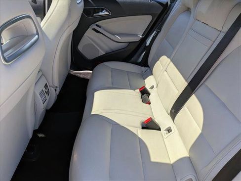 Used 2018 Mercedes-Benz CLA 250 image 18