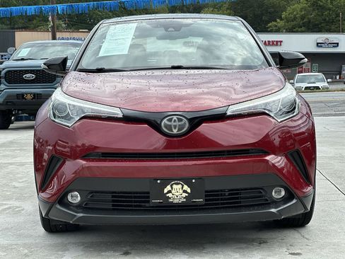 Used 2019 Toyota C-HR Limited FWD image 2