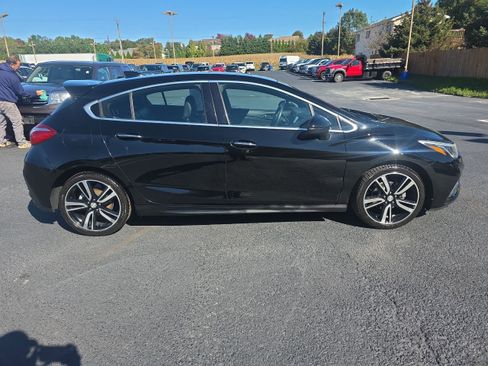 Used 2017 Chevrolet Cruze Premier image 7
