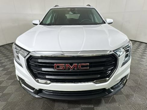 Used 2024 GMC Terrain SLE w/ Driver Convenience Package AWD/4WD image 7