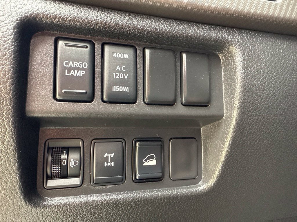 Used 2024 Nissan Titan PRO-4X w/ Pro-4x Convenience Package AWD/4WD image 24