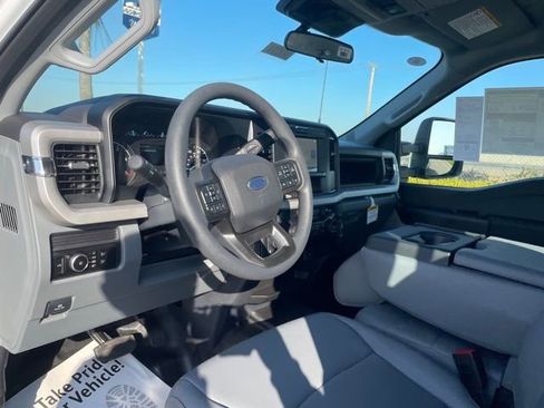 New 2026 Ford F250 XL w/ XL Chrome Package image 9