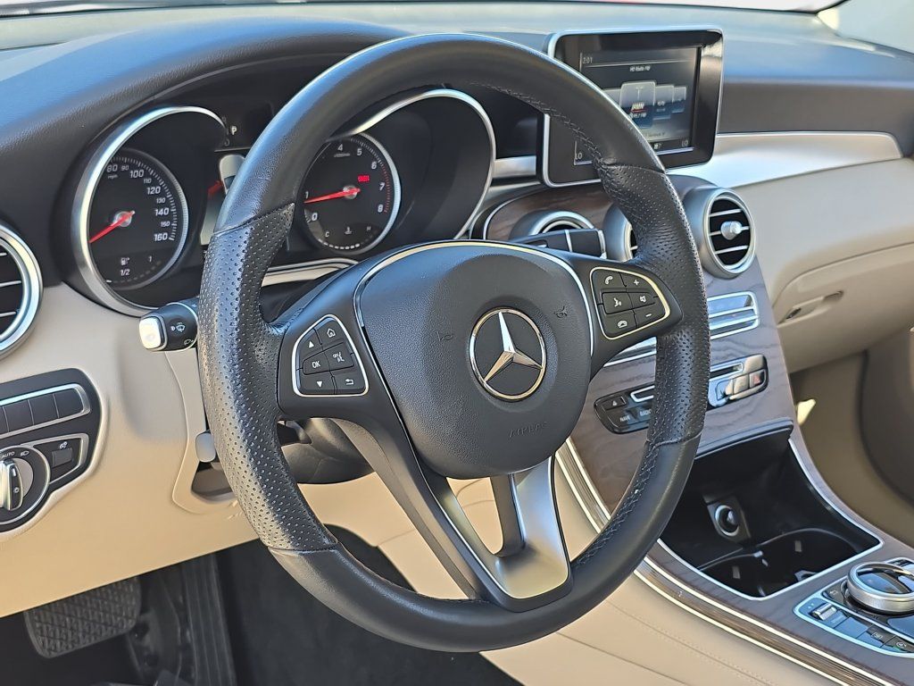 Used 2019 Mercedes-Benz GLC 300 4MATIC image 19