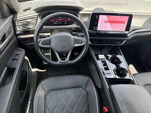 Used 2024 Volkswagen Atlas Cross Sport SEL Premium R-Line AWD/4WD image 7