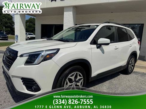 Used 2024 Subaru Forester Premium AWD/4WD image 2