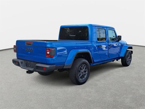 New 2025 Jeep Gladiator Sport image 5
